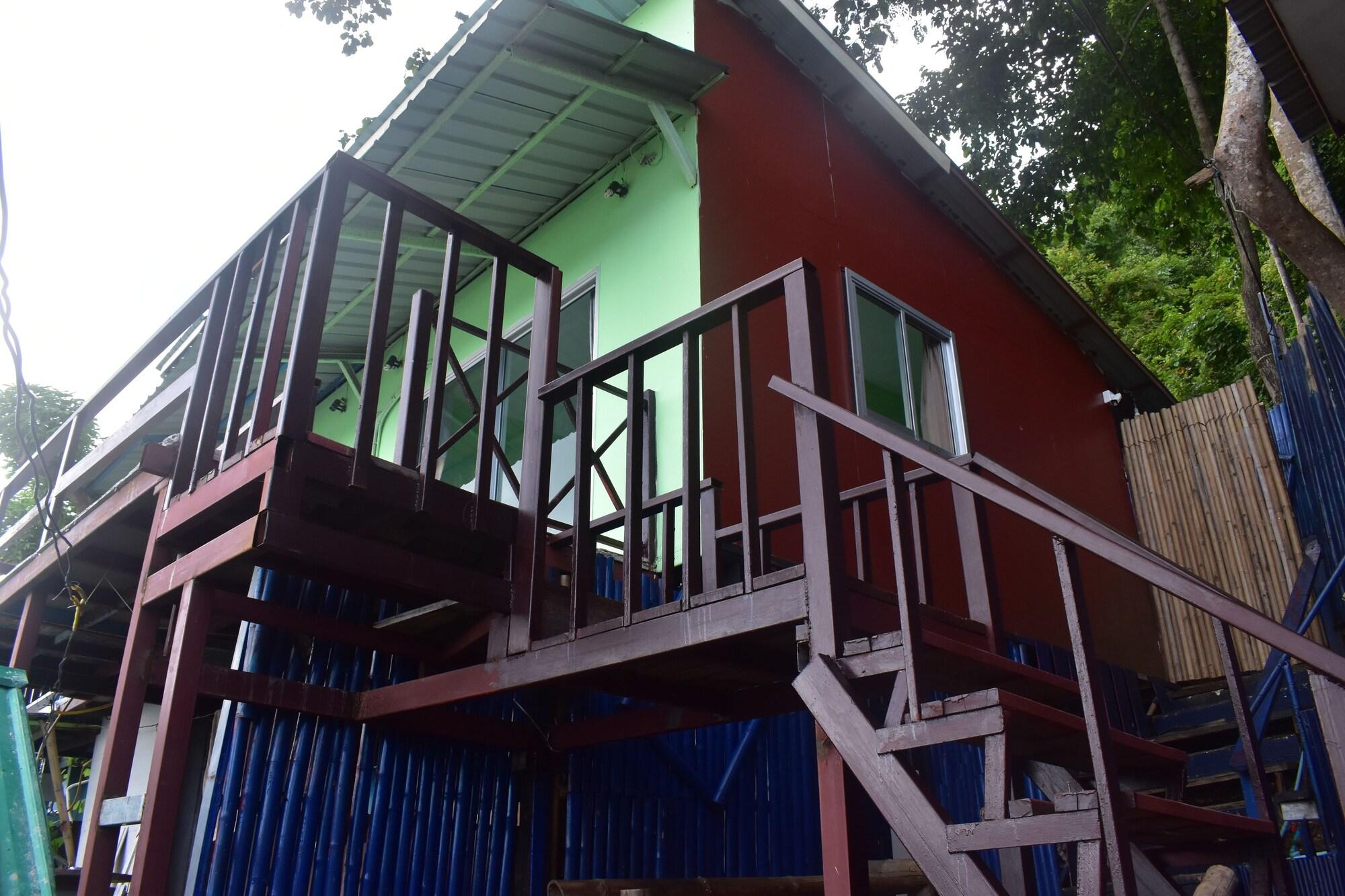 Phi Phi Beach Front Resort Екстер'єр фото
