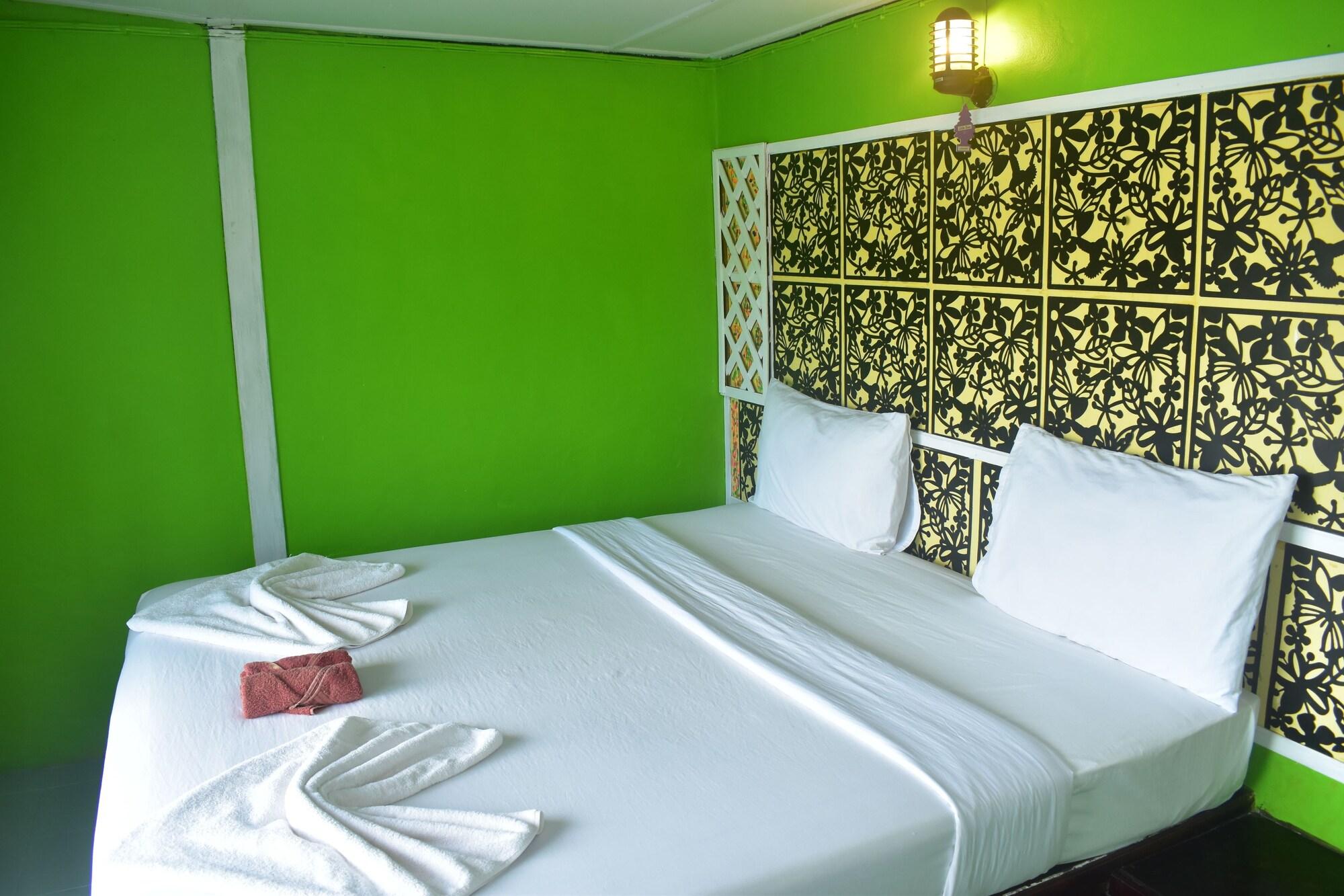 Phi Phi Beach Front Resort Екстер'єр фото