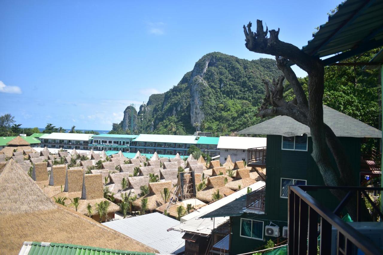 Phi Phi Beach Front Resort Екстер'єр фото