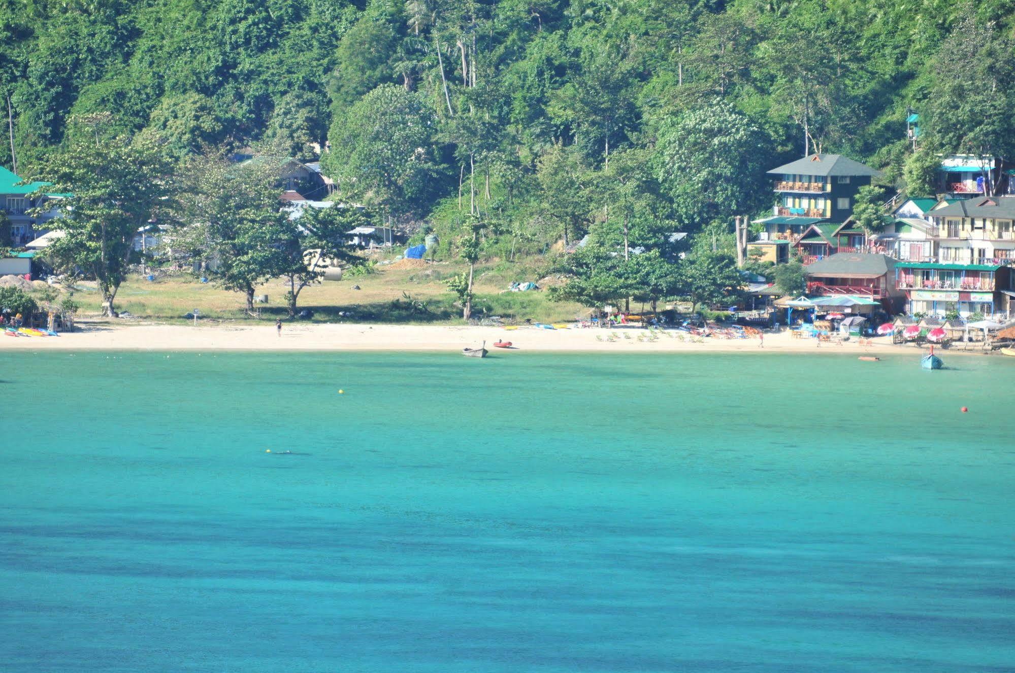 Phi Phi Beach Front Resort Екстер'єр фото